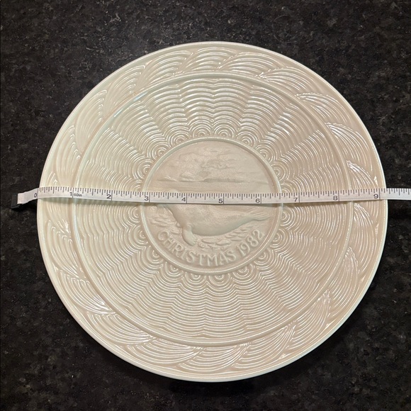 Belleek Ireland Limited Edition Christmas 1982 Decorative Plate - Picture 5 of 5